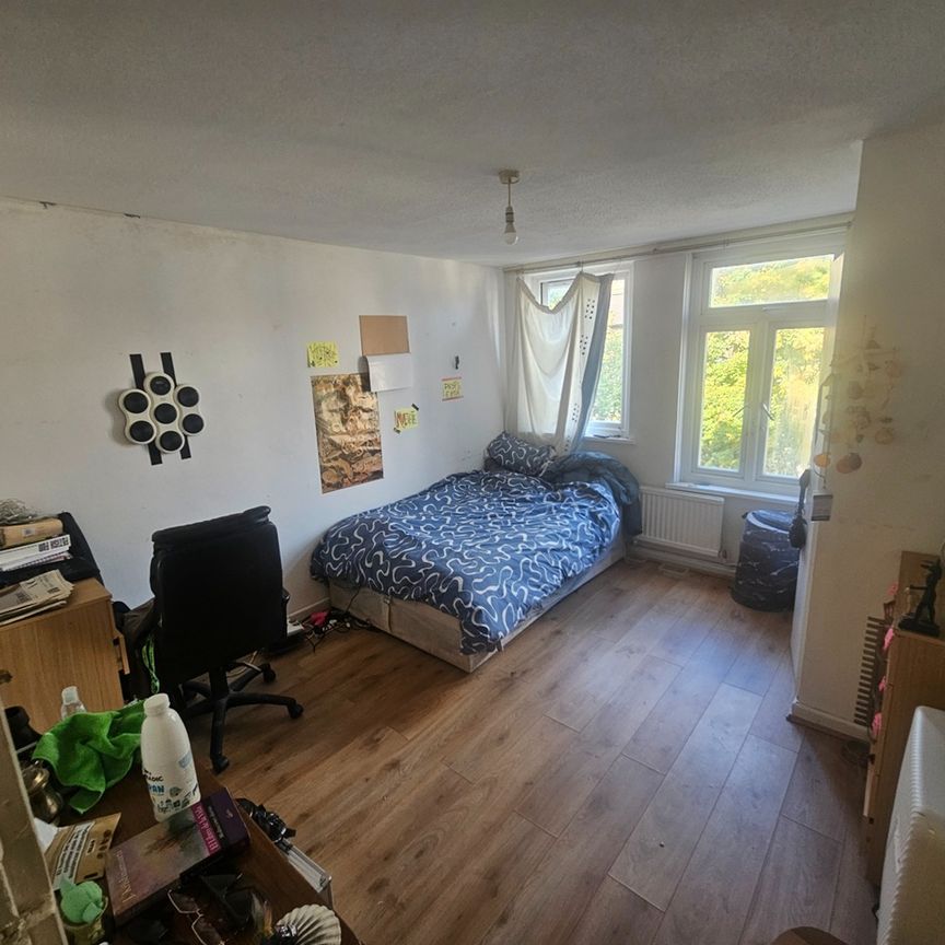 Room in a Shared House, Bruce Road, E3 - Photo 1
