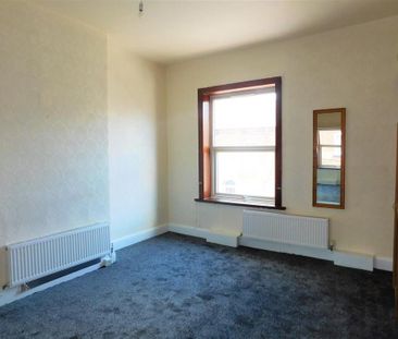 2 bedroom end of terrace house to rent - Photo 4