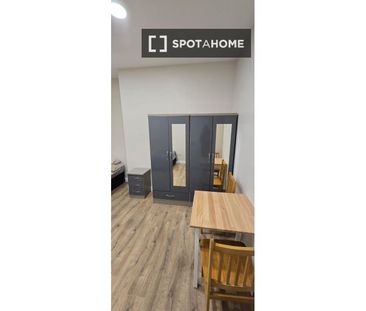 Bed in shared room in a residence for rent in Dublin - Photo 2