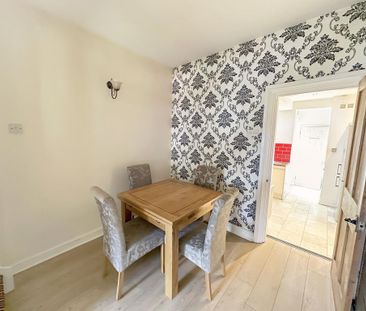 3 bedroom terraced house to rent - Photo 3