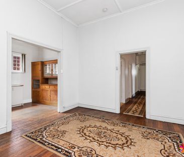 A CLASSIC HOME IN FANTASTIC LOCATION - Photo 2