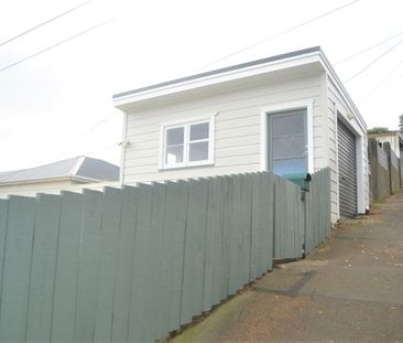 Island Bay House For Rent - Photo 6