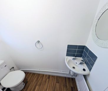 3 bedroom end of terrace house to rent - Photo 6