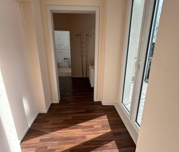 Wohnen am Nordpark. Schöne 2-Zi.-Wohnung mit Küche, Diele, Wannenba... - Photo 6