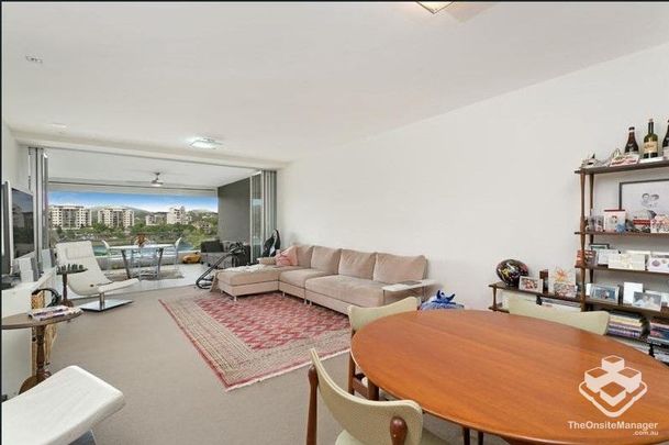 Spacious apartment living in the quiet complex of Flow â West End - Photo 1