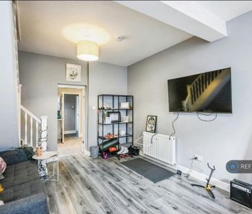 2 bedroom terraced house to rent - Photo 2