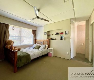 Large Family Home - Photo 3