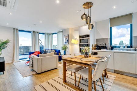 2 Bed Flat, Centric Close, NW1 - Photo 2