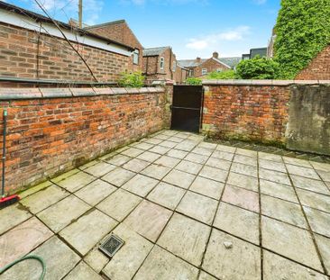 4 bedroom terraced house to rent - Photo 5