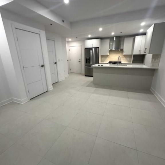 Condo 1 chambre NEUF à louer – Saint-Léonard - Photo 1