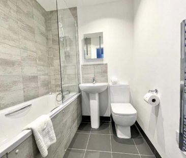 2 bedroom penthouse to rent - Photo 6