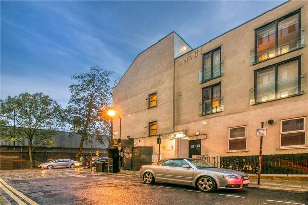 3 bedroom flat to rent - Photo 1