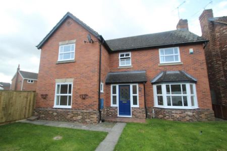 4 bedroom detached house to rent - Photo 3