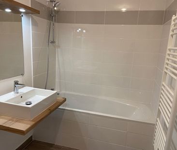Location Appartement 4 pièces 83m² - Photo 5