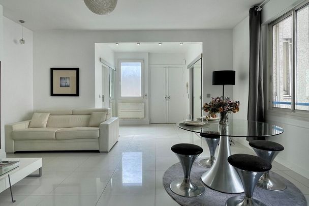 Tout savoir sur cet appartement dans le quartier Triangle d'Or, à Paris 8ème - Photo 1