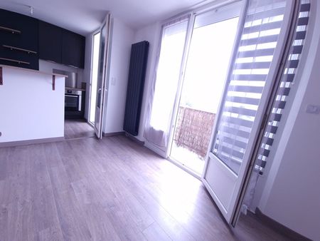 Location Appartement Reze 2 chambres garage - Photo 2