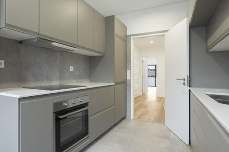 3 Bedroom Apartment with balcony, Restelo, Lisboa - Photo 4