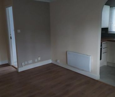 2 bedroom ground floor flat to rent - Photo 1