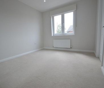 Chalvey Road East, Slough, Berkshire,SL1 - Photo 3