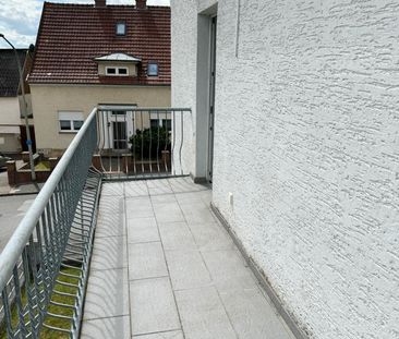 Modernisierte 3-Zimmer-Wohnung mit Balkon und Einbauküche - Photo 6