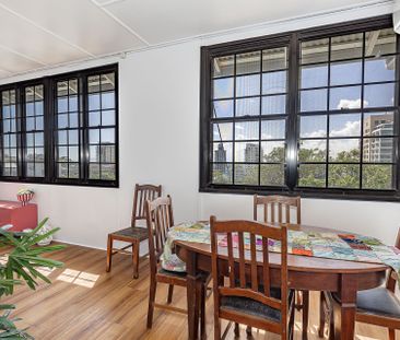 2/37 Hale Street, Townsville City - Photo 2