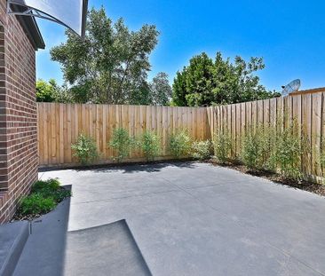 Modern Living in the Heart of Pascoe Vale - Photo 2