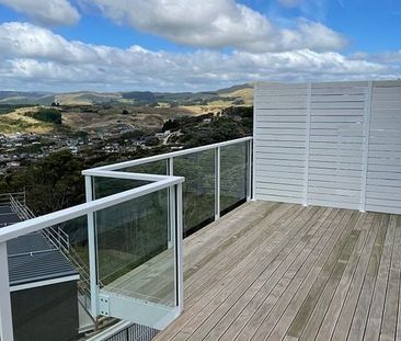 4 Bedrooms, 2 Bathrooms, Garage, Stunning Views!!! - Photo 1