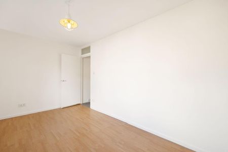 3 bedroom flat to rent - Photo 5