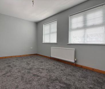 83 Carrigart Crescent, Lurgan, BT65 5EG - Photo 4