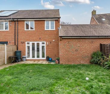 3 bedroom semi-detached house to rent - Photo 5