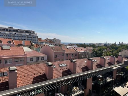 3 room luxury Flat for rent in Lisbon, Portugal - Photo 4