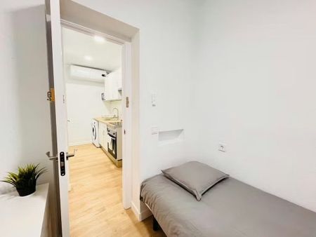 Calle de Picos de Europa, Madrid, Community of Madrid 28038 - Photo 3