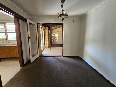 Top Location - Spacious House & Pool! *Open Thurs 19/02/ 4.00pm to 4.20pm* - Photo 3