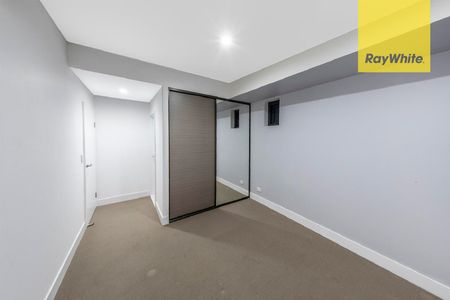 Modern Apartment Living in a Prime Parramatta Location - Photo 2