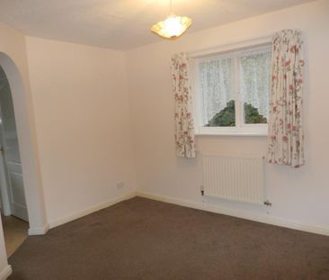 4 bedroom detached house to rent - Photo 3