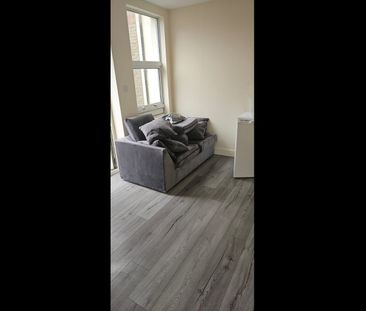 1 Bed Flat, Floyd Road, SE7 - Photo 6