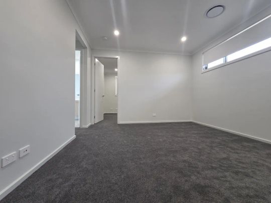 “Brand New 5 Bedroom Home” - Photo 1