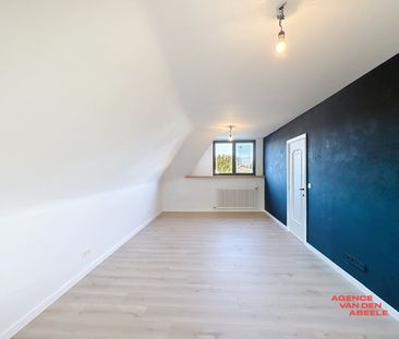 Ruime alleenstaande villa met grote tuin en veranda - Photo 4