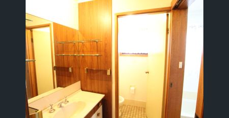 LOCATION !!! LOCATION !!! 3 BEDROOMS FRONT HOUSE IN QUIET STREET & INCLUDED BILL ( Electric , Water & Internet) - Photo 4