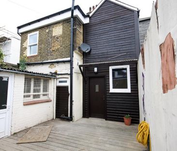 3 bedroom maisonette to rent - Photo 6