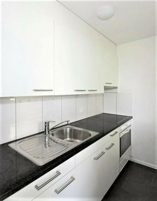 "Living with a view of the green" - Photo 1