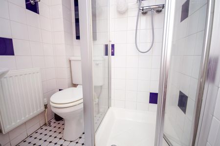 A 3 Bedroom Flat in Town Centre GL50 4EF - Photo 4