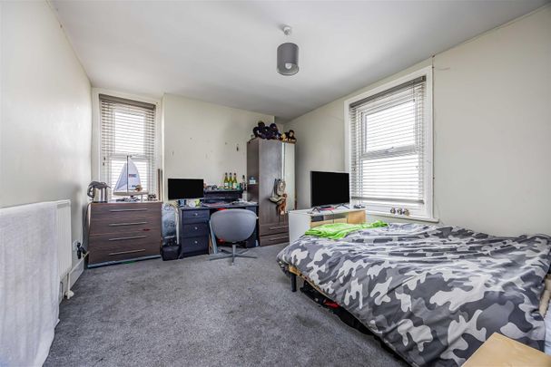 House - Terraced For Rent Waverley Road, Southsea - Photo 1