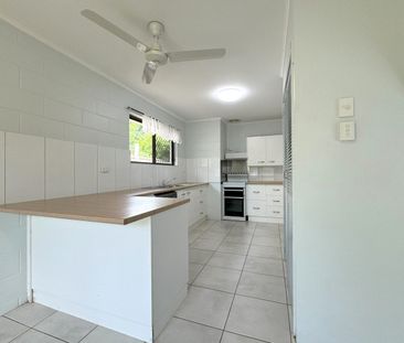 3 BEDROOM HOME IN CENTRAL LOCATION + SOLAR! - Photo 6