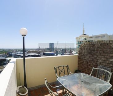 Spacious 2 Bedroom Apartment in Heart of the CBD - Waldorf Building - Photo 5