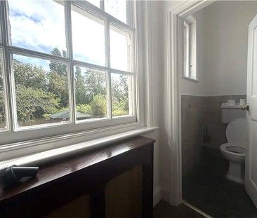 4 bedroom flat to rent - Photo 5