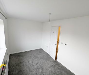 2 bedroom semi-detached house to rent - Photo 3