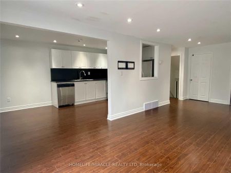 For Lease - 1448 Tyneburn Crescent, Mississauga, Ontario - Photo 2