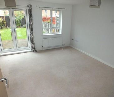 3 bedroom semi-detached house to rent - Photo 2