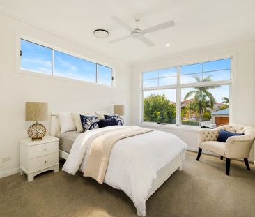 EXQUISITE HAMPTONS DESIGN WITH LONG WATER VIEWS IN BENOWA WATERS - Photo 5